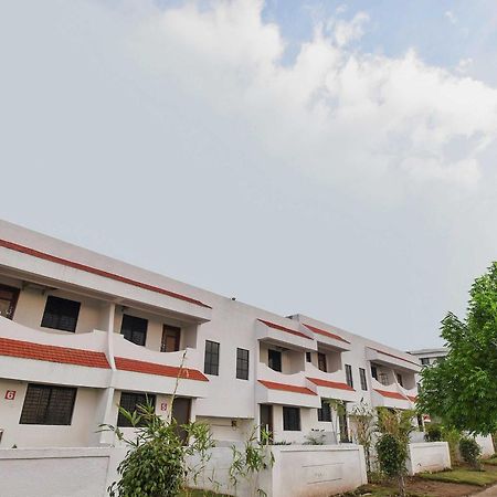 Spot On Carnival Resorts Raipur  Bagian luar foto