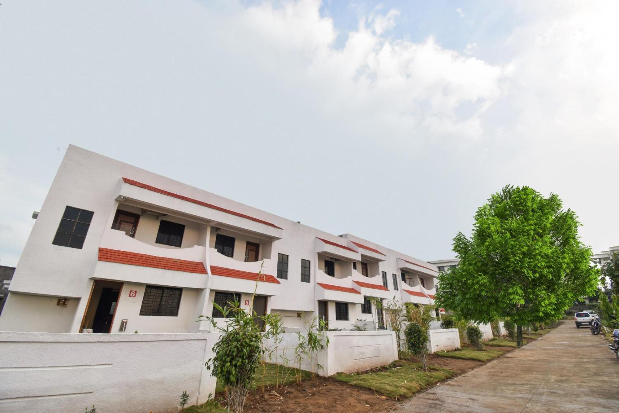 Spot On Carnival Resorts Raipur  Bagian luar foto