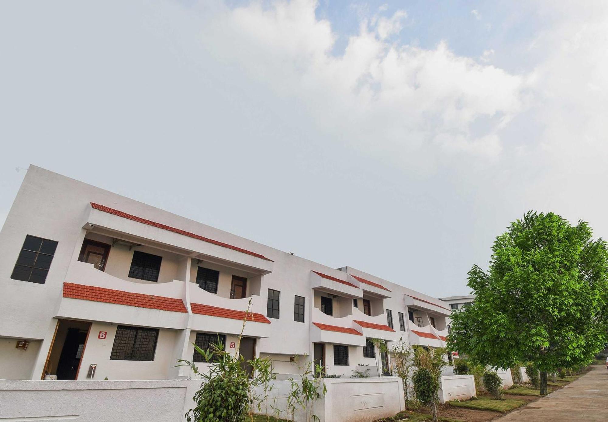 Spot On Carnival Resorts Raipur  Bagian luar foto